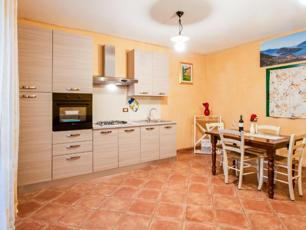 Cozy Chalet At Marone Lake Lombardy With Pool Экстерьер фото