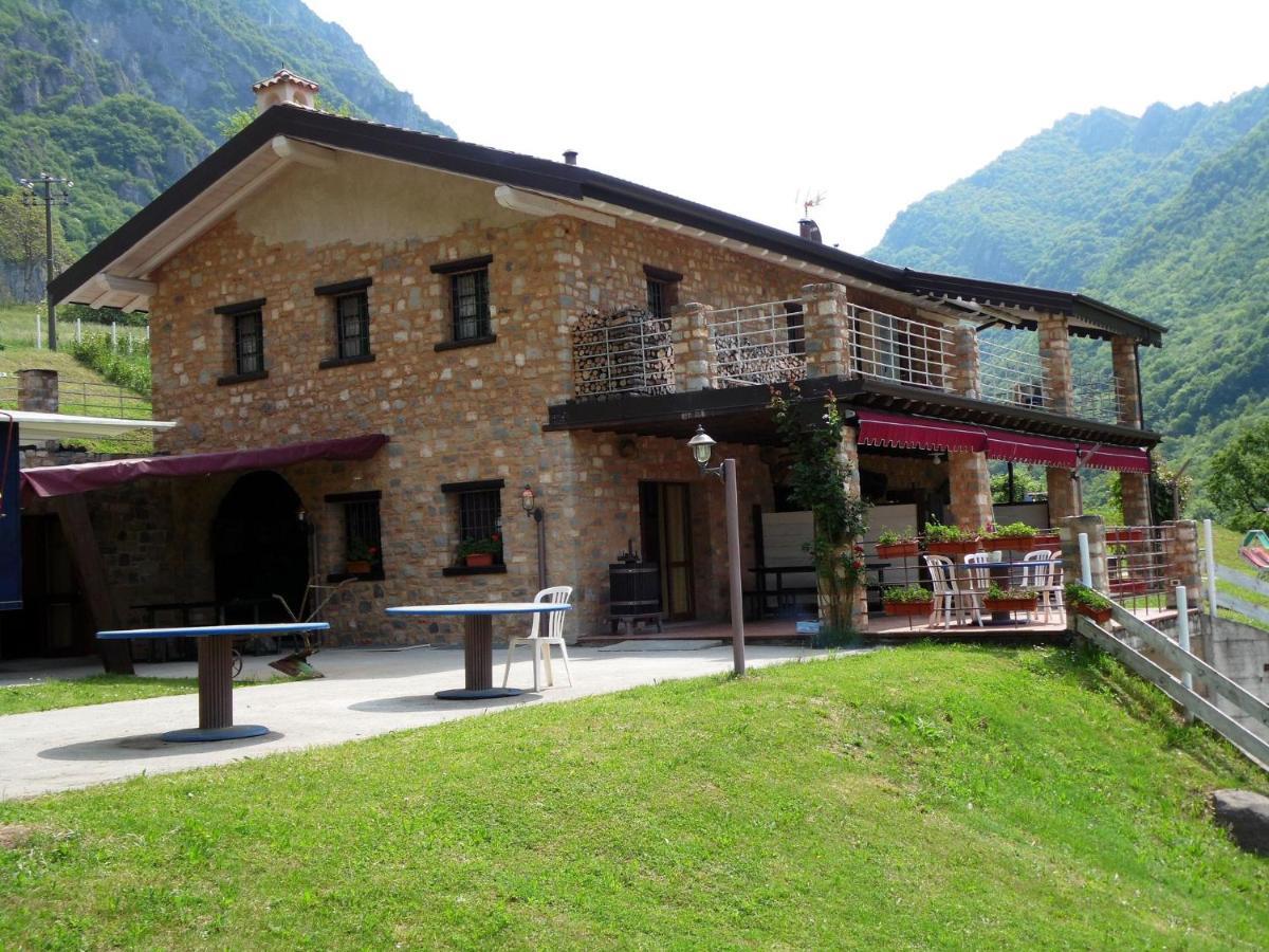 Cozy Chalet At Marone Lake Lombardy With Pool Экстерьер фото