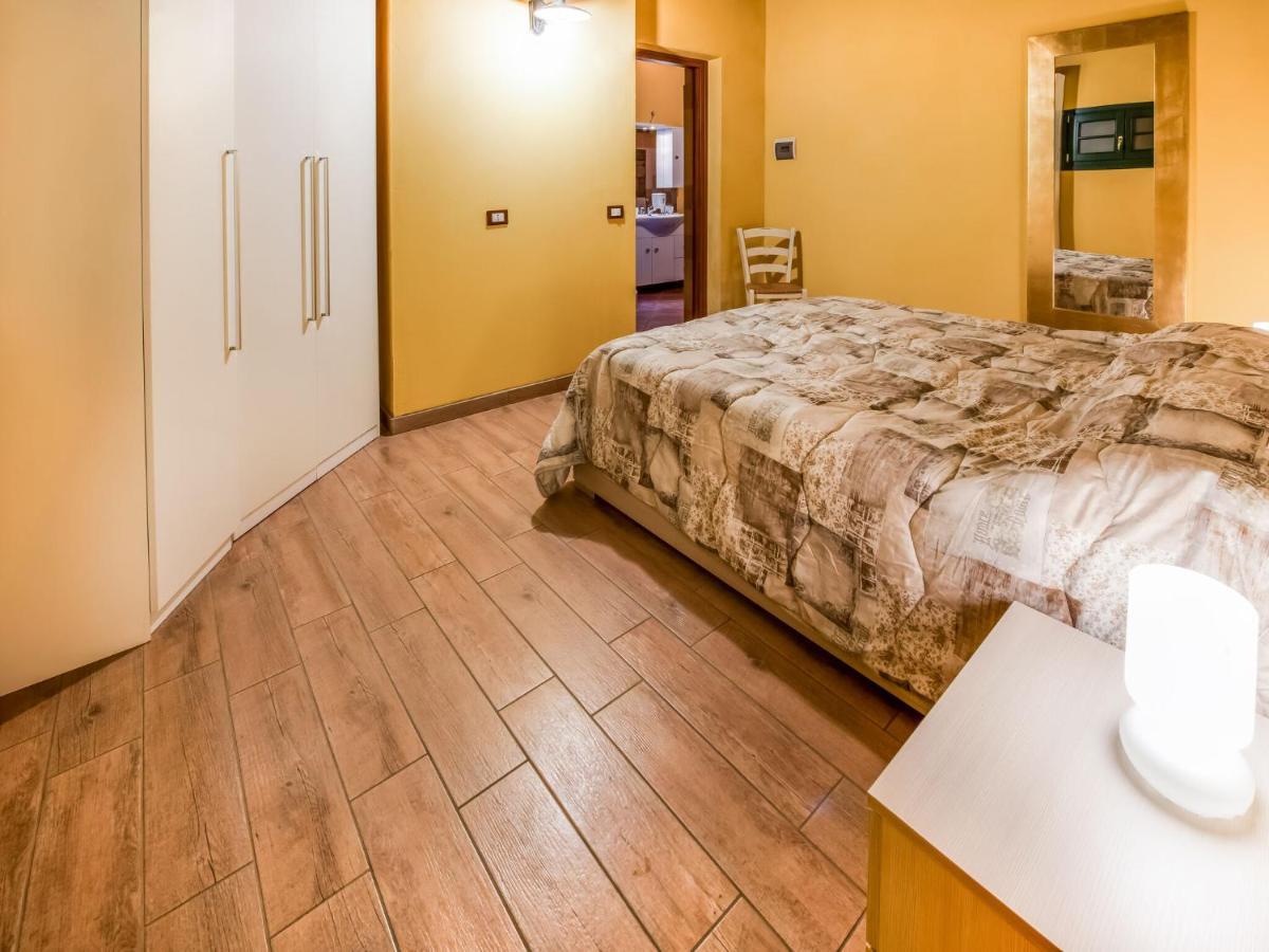 Cozy Chalet At Marone Lake Lombardy With Pool Экстерьер фото