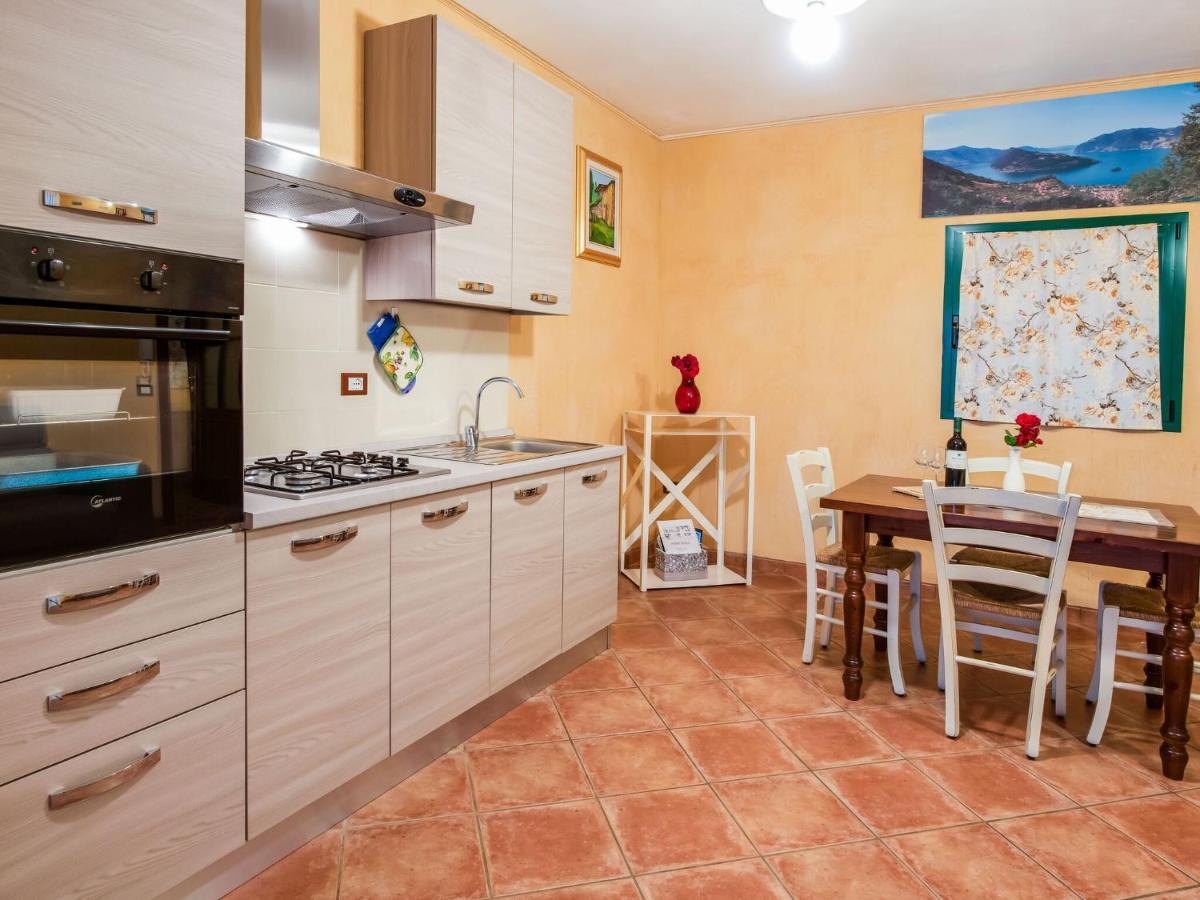 Cozy Chalet At Marone Lake Lombardy With Pool Экстерьер фото